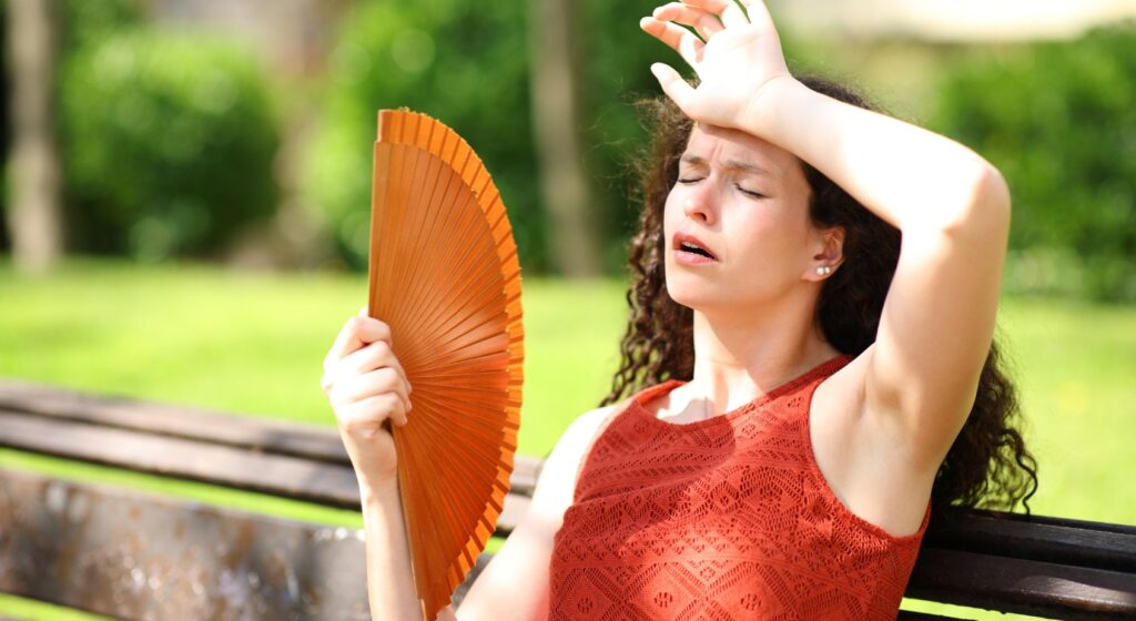Agosto e caldo torrido: come proteggere davvero la salute (e non solo la pelle)